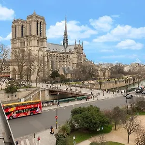 Esmeralda France